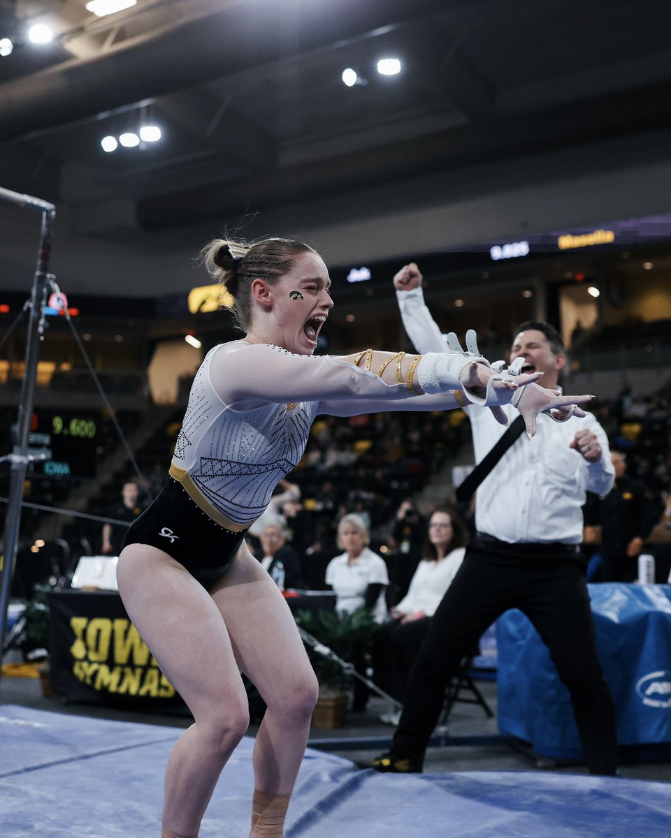 IowaGymnastics's tweet photo. 🥇

Had to make her first collegiate career win a special one…

Freshman Sydney Turner scored a 9️⃣.9️⃣2️⃣5️⃣on Bars to earn the event title🔥 

The highest score of the competition and the highest Bars score for a Hawkeye this season!🤯

#Hawkeyes https://t.co/hydA7pilg5
