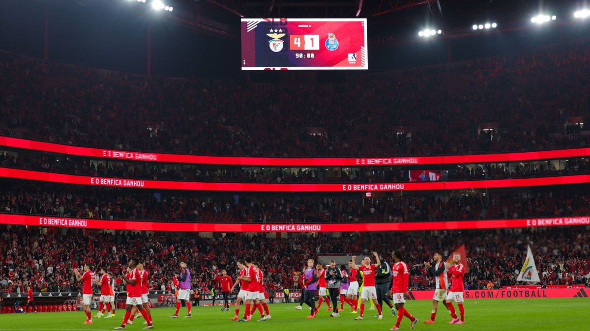 A definição de futebol é Sport Lisboa e Benfica.