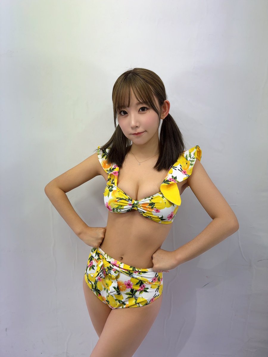 昨日は秋葉原イベントありがとうございました🎪
よーーーーくみたらレモン柄って今気づいた🍋🍊 https://t.co/4iZ83yUw0Z