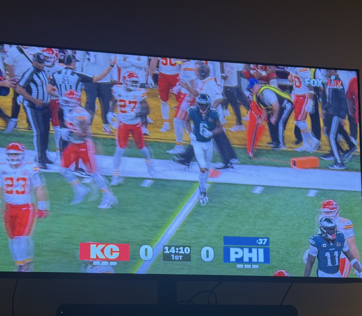 That scorebug is TRASH #SuperBowlLIX