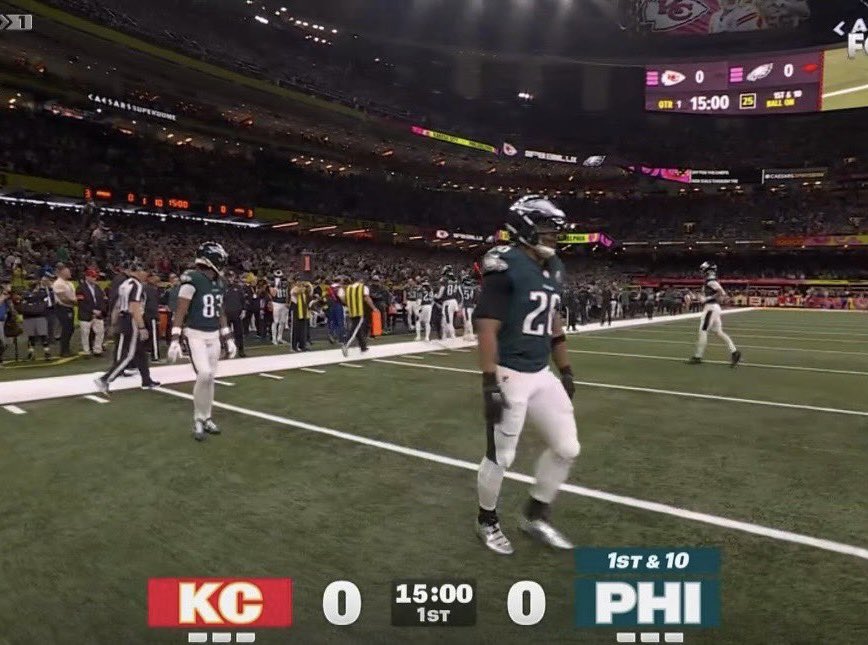 The FOX’s new scorebug looks like how old people have their iPhone set up