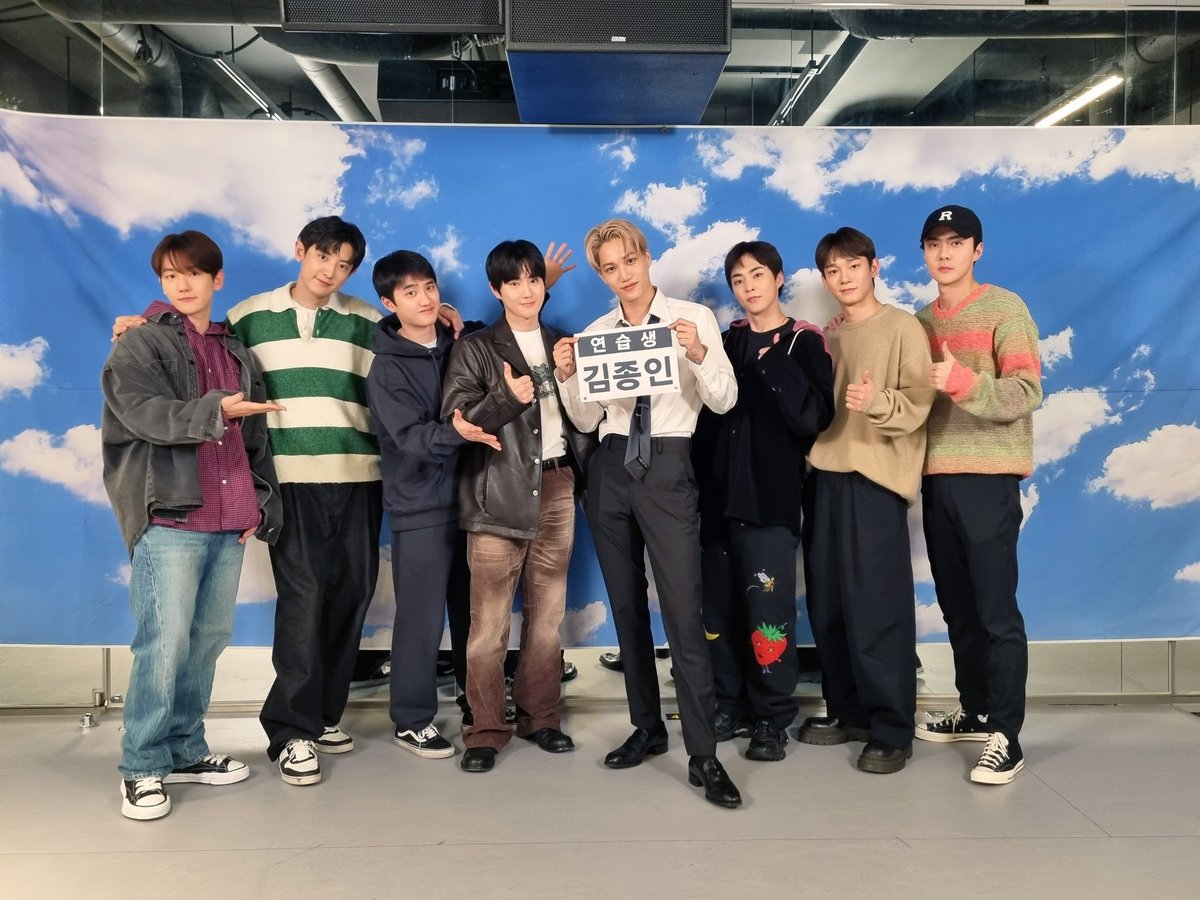 WELCOME BACK🐻ྀི✨

カイくん本当に本当にお疲れ様です😭
そしておかえりなさい😭
そして2019年から始まったEXOの兵役(空白)期も残りオセフンの転役(전역)のみ… あと少しの辛抱だ、、

#카이_소집해제_디데이
#올해는_종인이랑_재밌어주금
#WelcomeBackOurKai
#KAI #KIMJONGIN