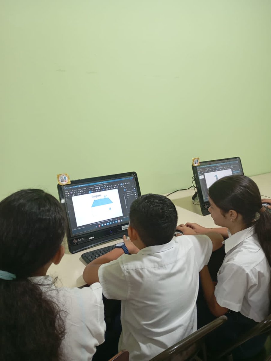 FundabitB's tweet photo. #09Feb | La innovación en Fundabit no se detiene. Buscamos constantemente nuevas formas de integrar la tecnología en la educación para potenciar la enseñanza y el aprendizaje en docentes y estudiantes. ¡Sigamos avanzando juntos! 

#Fundabit24Años
#24AniversarioFundabit https://t.co/1NFl4bec0u