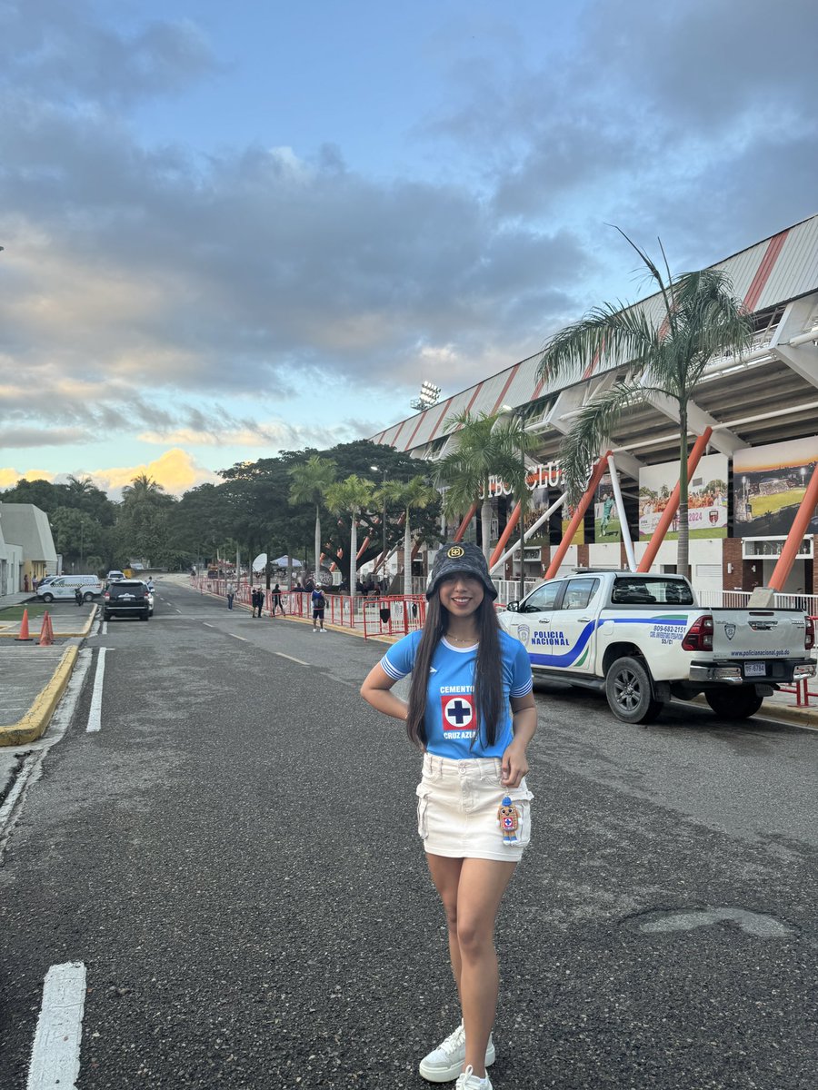 37Cecii's tweet photo. Viaje internacional siguiendo al club. ¡Sueño cumplido! 💙🚂✔️ https://t.co/FIjgodZ1Ky