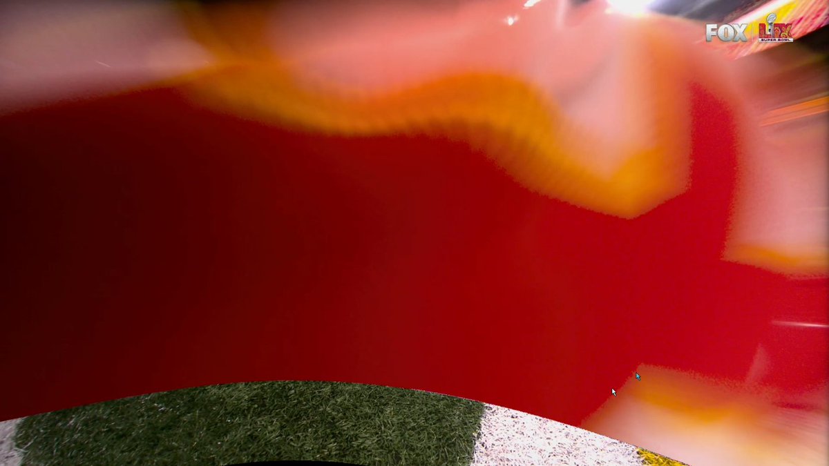 AnBadTwitHandle's tweet photo. why can you see through his body 😨
#SuperBowlLIX https://t.co/rZyq71o8DP