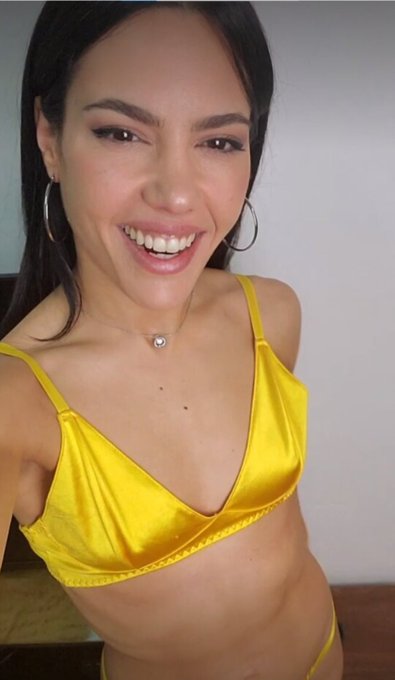 Noche de  ?, corre solo hay 6 plazas gratis. Link en el primer comentario? https://t.co/znCaIuqtz5