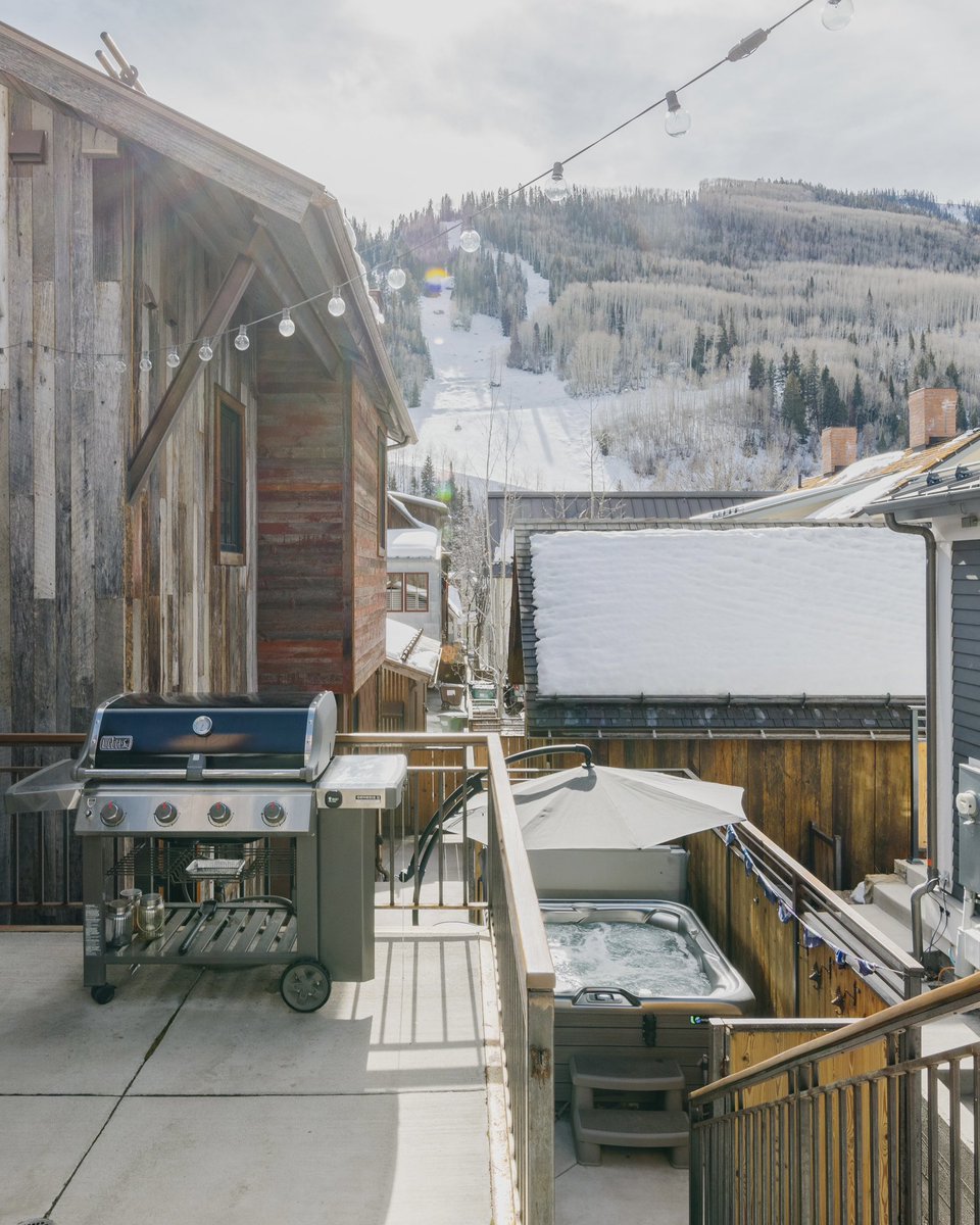 InvitedHome's tweet image. Presidents’ Day weekend = powder days. If you were planning to sit this one out, you might want to rethink that… The Rockies are in for a storm, and a few of these homes are still available for a last-minute trip.

1. Hood Park Manor | Telluride, CO
2. T’ride and True |…