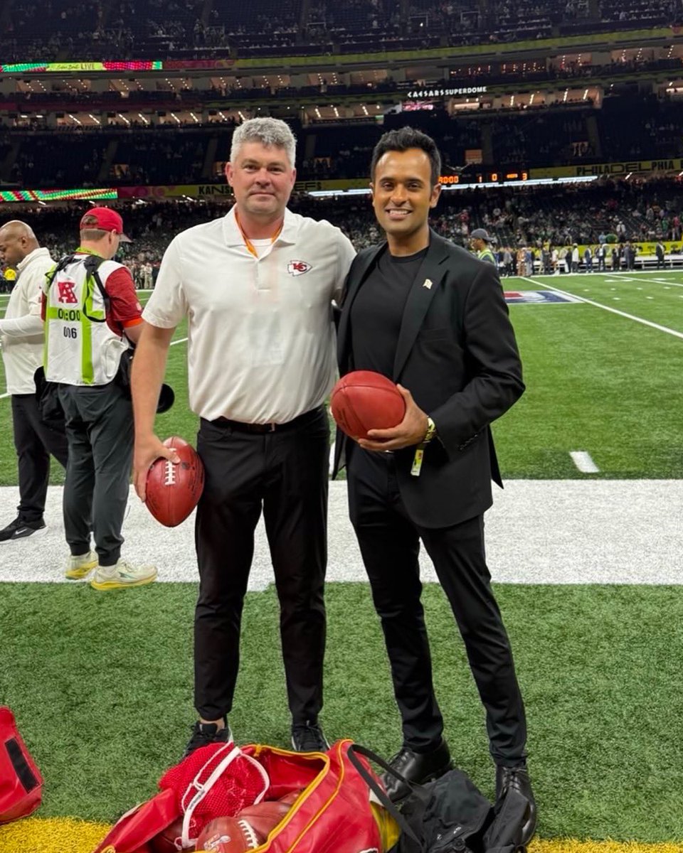 VivekGRamaswamy's tweet image. Solid pre-game warm-up.