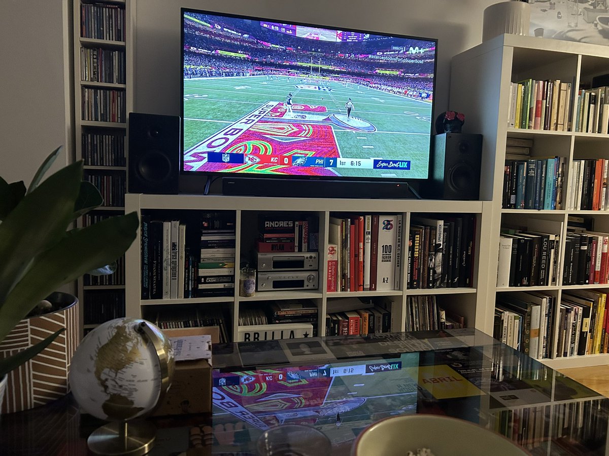 Pues nada, que las ganas de llevarle la contraria a Trump me han echado en brazos de los <a href="/Eagles/">Philadelphia Eagles</a>. Además yo ya era de los <a href="/sixers/">Philadelphia 76ers</a> de toda la vida. #FlyEaglesFly