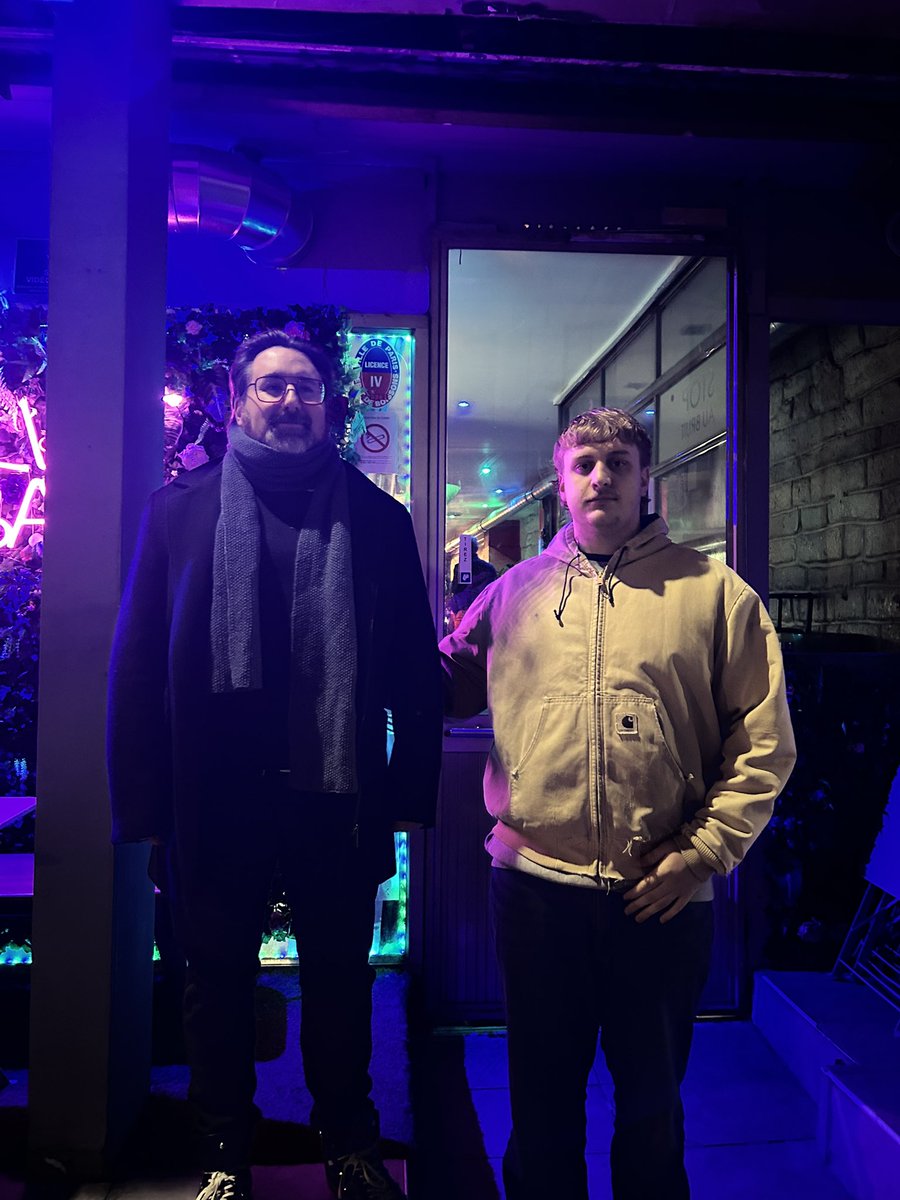 Le retour au format simple… 4 PJ une table et un rêve… (photo sans contexte)