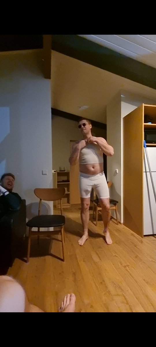 Mynd númer 3! Tease á þemað?? #nflisland