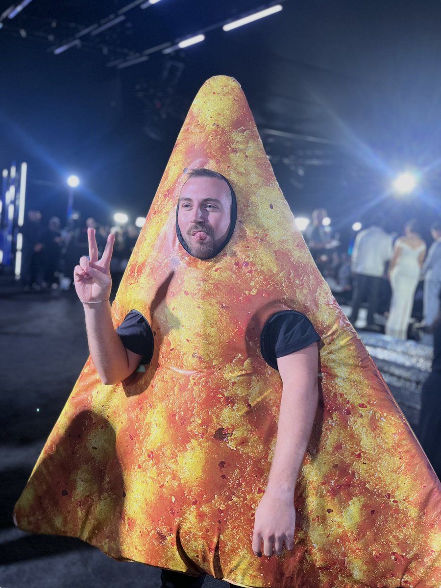 Doritos's tweet image. If Chippy had a twin brother, what would his name be? Reply below with #DoritosCrash and you might get some swag 😉 #SBLIX