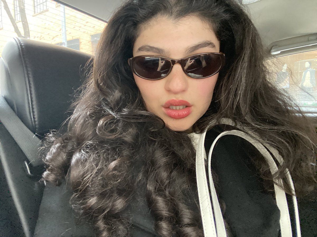 Nicolaia tweet media