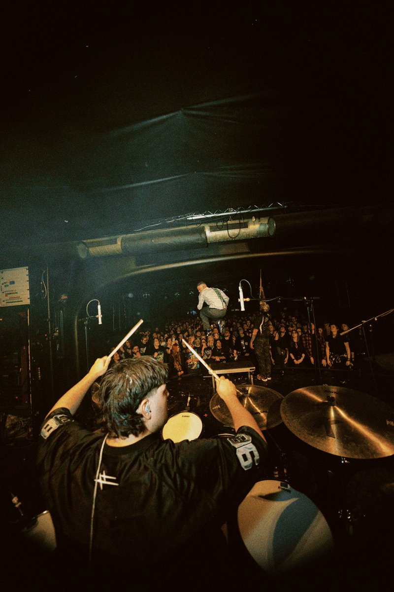 oceangrove's tweet photo. Danke/děkuju Leipzig &amp; Prague 🇩🇪🇨🇿 Two nights that we just shut down. 

📸 @hayleyrFoto https://t.co/xfJ4TK2aJn