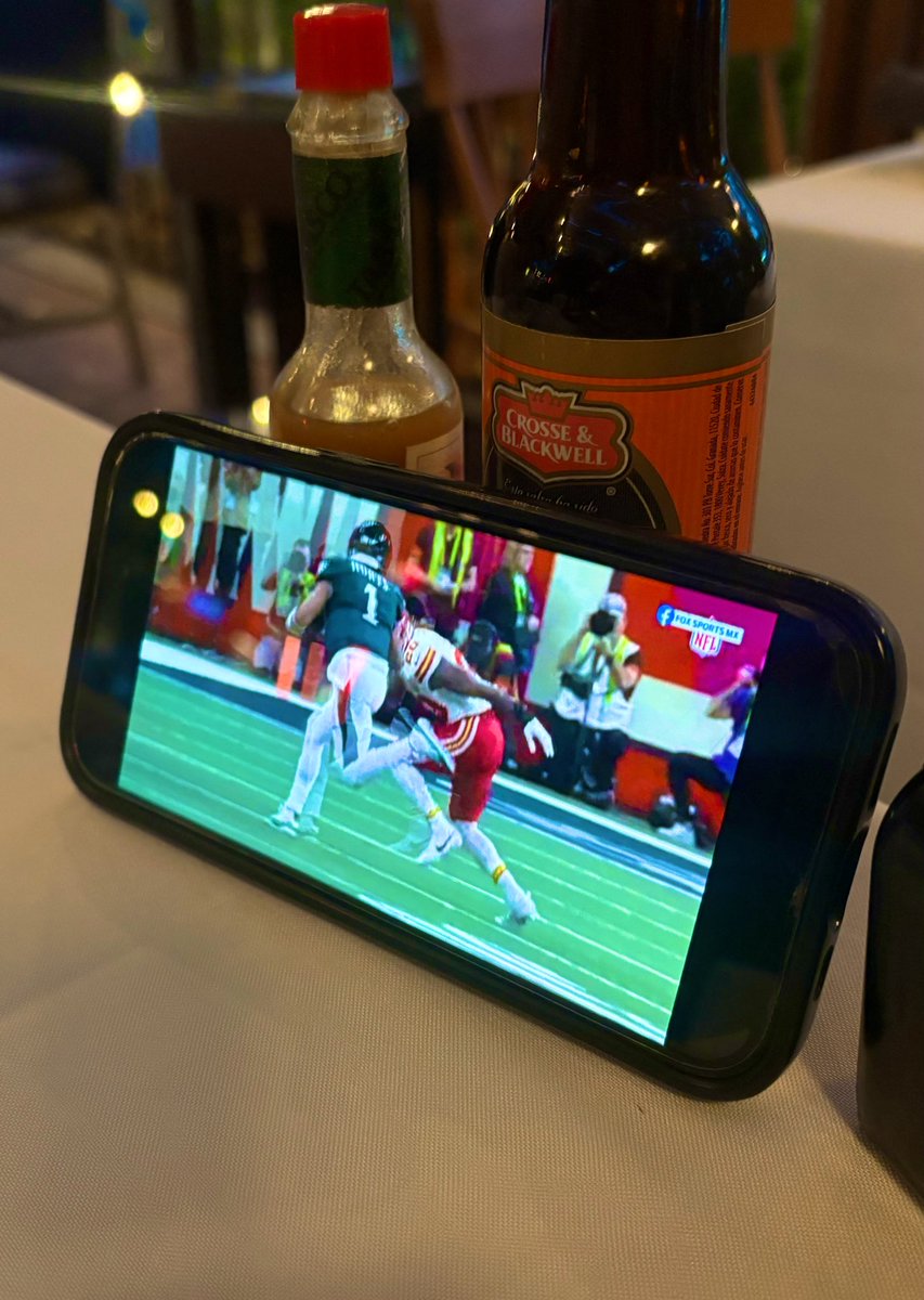 Que no falte el SUPER TAZÓN nunca. #SuperBowlLIX #SBxFSMX <a href="/FOXSportsMX/">FOX Sports MX</a> un saludazo a Juan Luis!