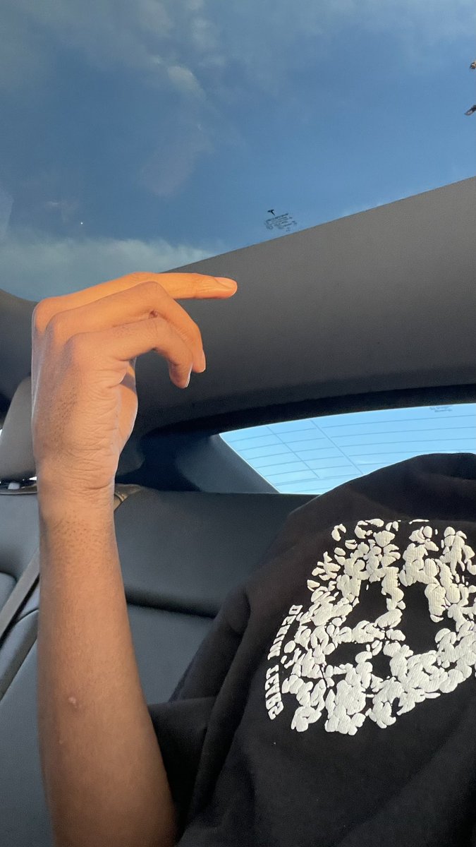 ffeslime's tweet image. Tryna stay alive but I’ve been counting dead faces