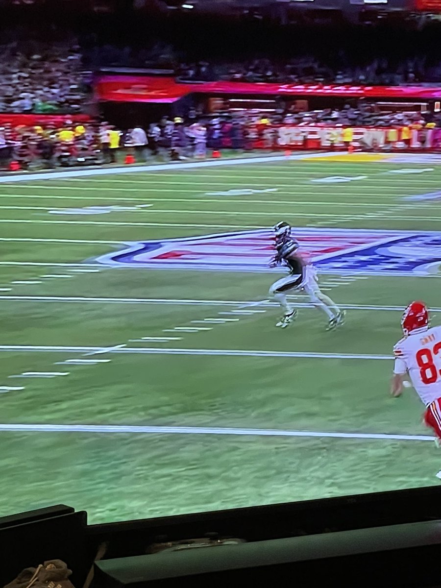 Sacked twice. Then interception touch down. WOW! 🤩 🥰🏈💪Let’s GO!! 🦅 #SuperBowlLIX #Philadelphia #eagles  #football