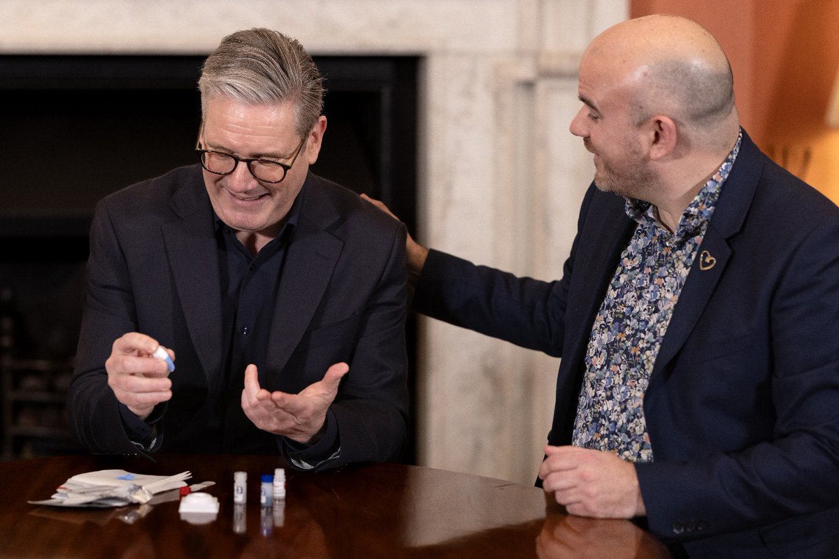 Terrence Higgins Trust Cymru (@thtcymru) on Twitter photo 🚨 BIG NEWS 🚨
<a href="/keirstarmer/">Keir Starmer</a> has made history by taking an HIV self-test at <a href="/10DowningStreet/">UK Prime Minister</a>, becoming the first UK Prime Minister & G7 leader to take a public HIV test.
Order your FREE test now from tht.cymru/test/ 🚨 BIG NEWS 🚨
<a href="/keirstarmer/">Keir Starmer</a> has made history by taking an HIV self-test at <a href="/10DowningStreet/">UK Prime Minister</a>, becoming the first UK Prime Minister & G7 leader to take a public HIV test.
Order your FREE test now from tht.cymru/test/