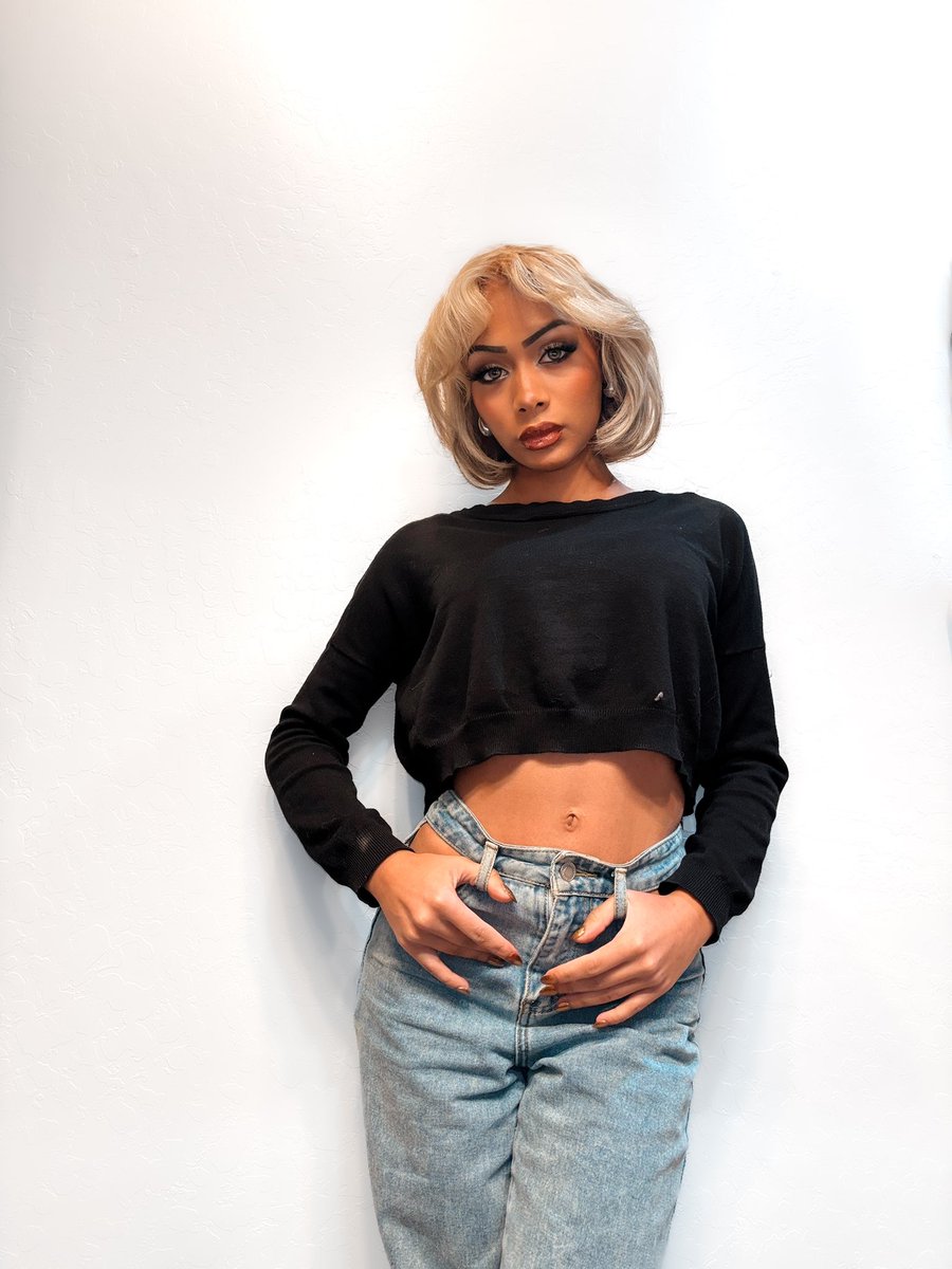 KiamiWhitfield's tweet photo. big chop but make it blonde too https://t.co/HolMZMuHaF