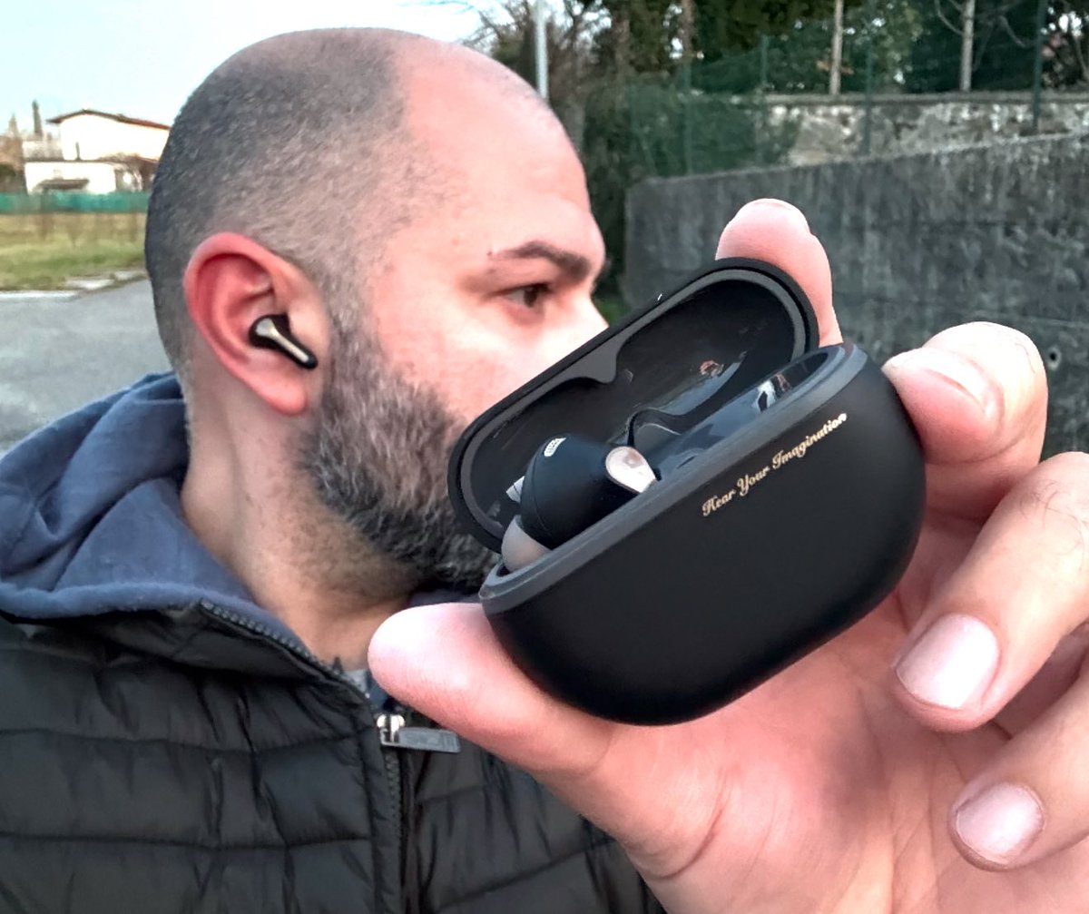 MikyAncona's tweet photo. SoundPEATS Capsule3 Pro+ con driver solidi xMEMS!
like , condividete e iscrivetevi al canale ! Grazie
https://t.co/BZjwD0Ffg6
#soundpeats #soundpeatscapscule3proplus #earbuds #earphones #headphones #mikyancona #xMEMS @SOUNDPEATS https://t.co/CaSiuYur74