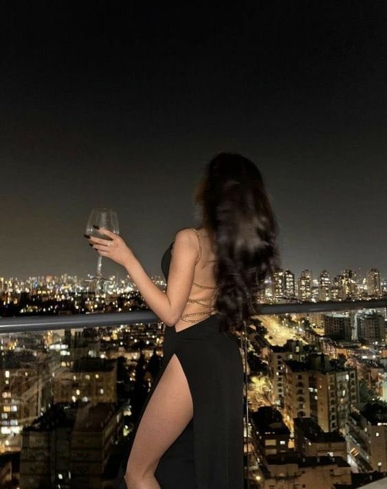 Mommy long legs..
Out at another OsCorp event looking to ‘negotiate’ a deal with a new investor…
Any takers?
