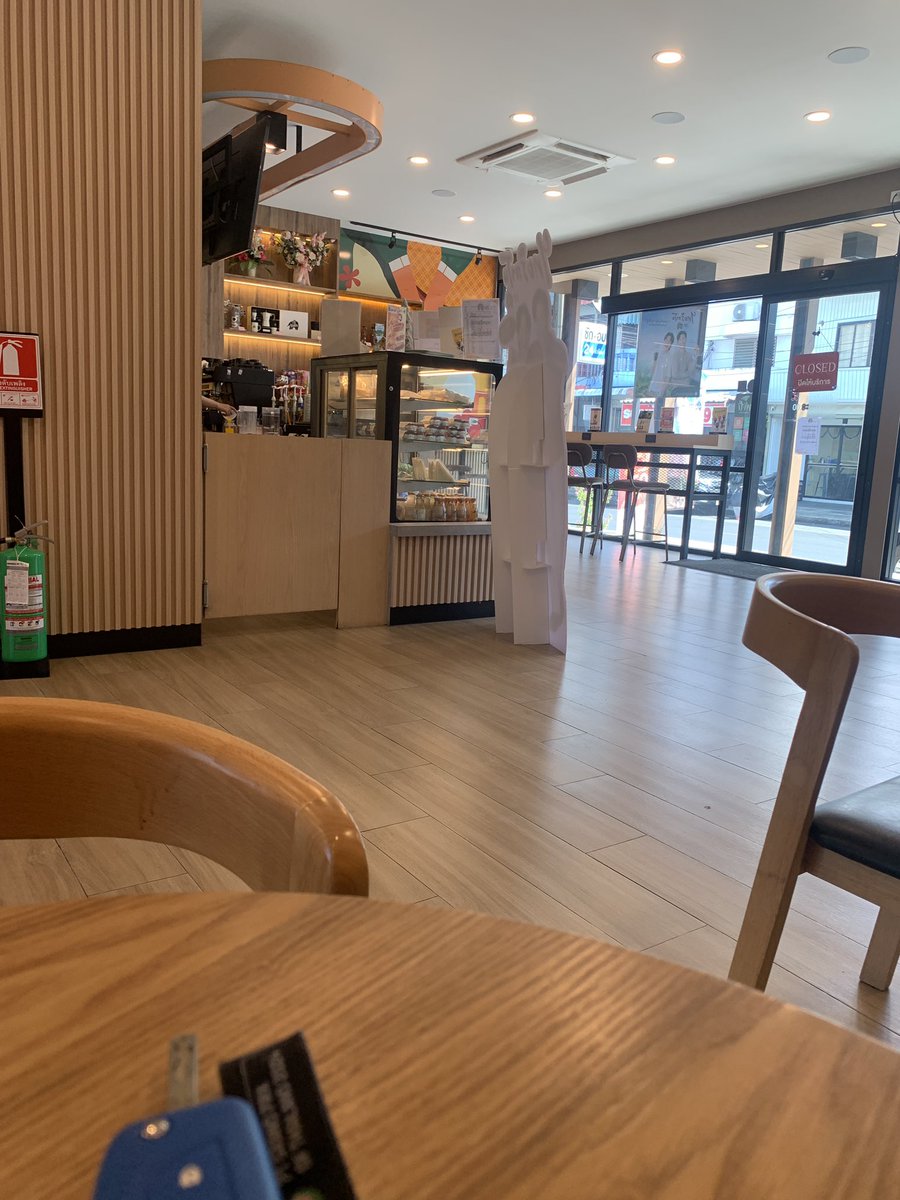 AttitipongC's tweet photo. นอกจากกาแฟ มีอ่ะไรน่ากินคับPanthai #หนองบัว #อุบลในเมือง #อุบล https://t.co/iXVYLx5pNw
