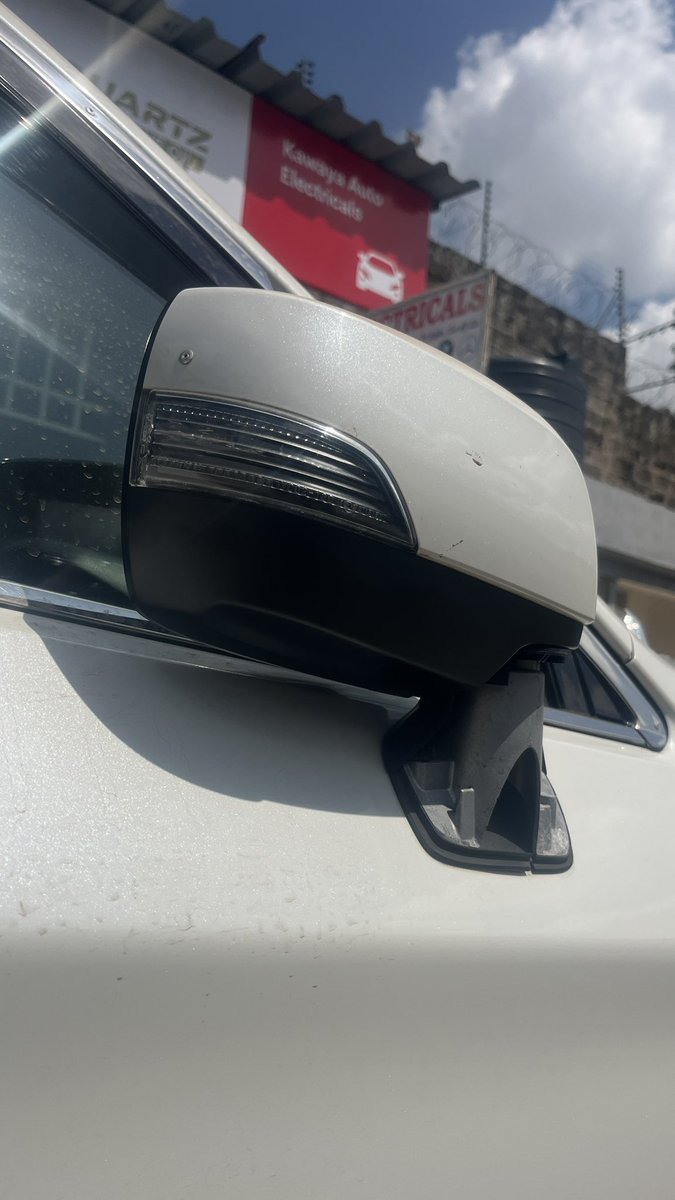 SmashAutospares's tweet photo. Genuine Subaru Legacy BN9 / BS9 side mirror cover. 
Fits Legacy / Outback 2015+ https://t.co/2NiNuH22GK