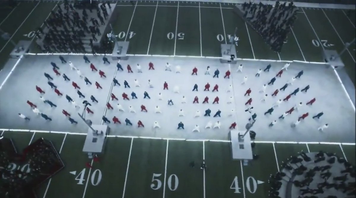 <a href="/DiscussingFilm/">DiscussingFilm</a> There's gotta be a message here as well 👀