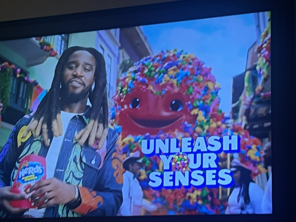 chicagobars's tweet image. Illinois manufactured product on the Super Bowl broadcast! 🫡#FreePlug h/t @IMA_Today @FerraraCandyJar