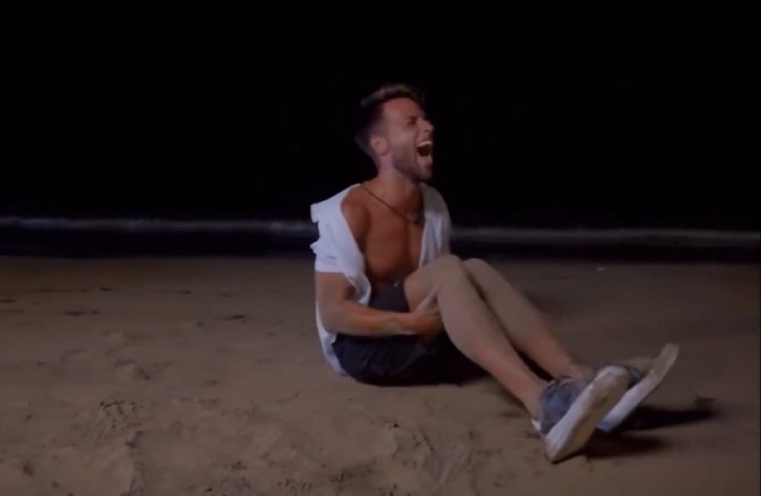 kingflaymes's tweet image. Drake after watching the halftime show rn: