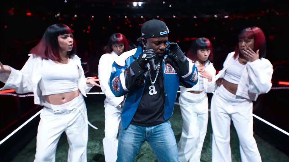 ¿Qué les pareció el #HalfTimeShow de Kendrick Lamar del #SuperBowl ?