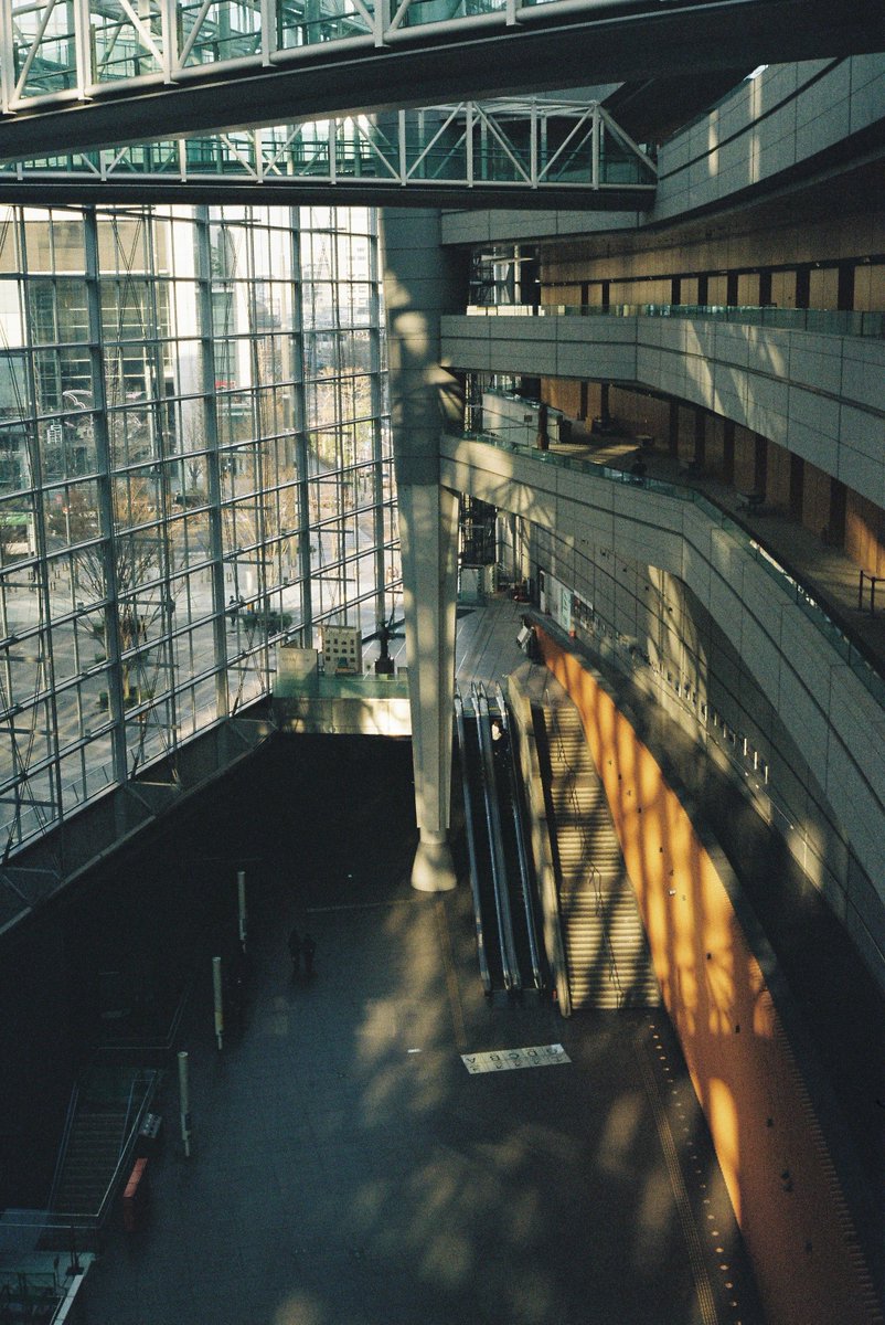 SunriseCamera's tweet photo. このフィルムカメラが人気な理由が分かった気がする。

OLYMPUS 35SP × Kodak COLOR PLUS200 https://t.co/5l18tzxBmk