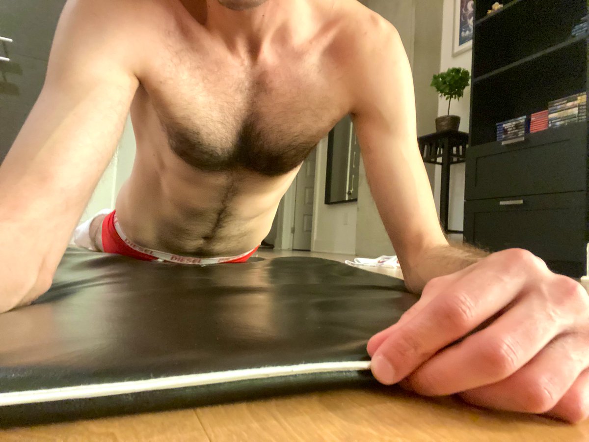 😬 hi #gayhairy #gayotter #gaymontreal