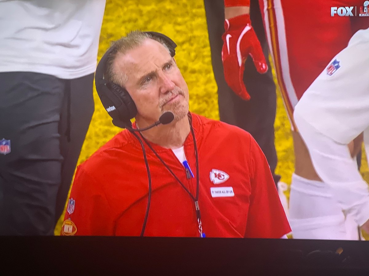 Lmaooooooo HOLD THAT ggs GO Birds Anyone but the CHIEFS!!!!!