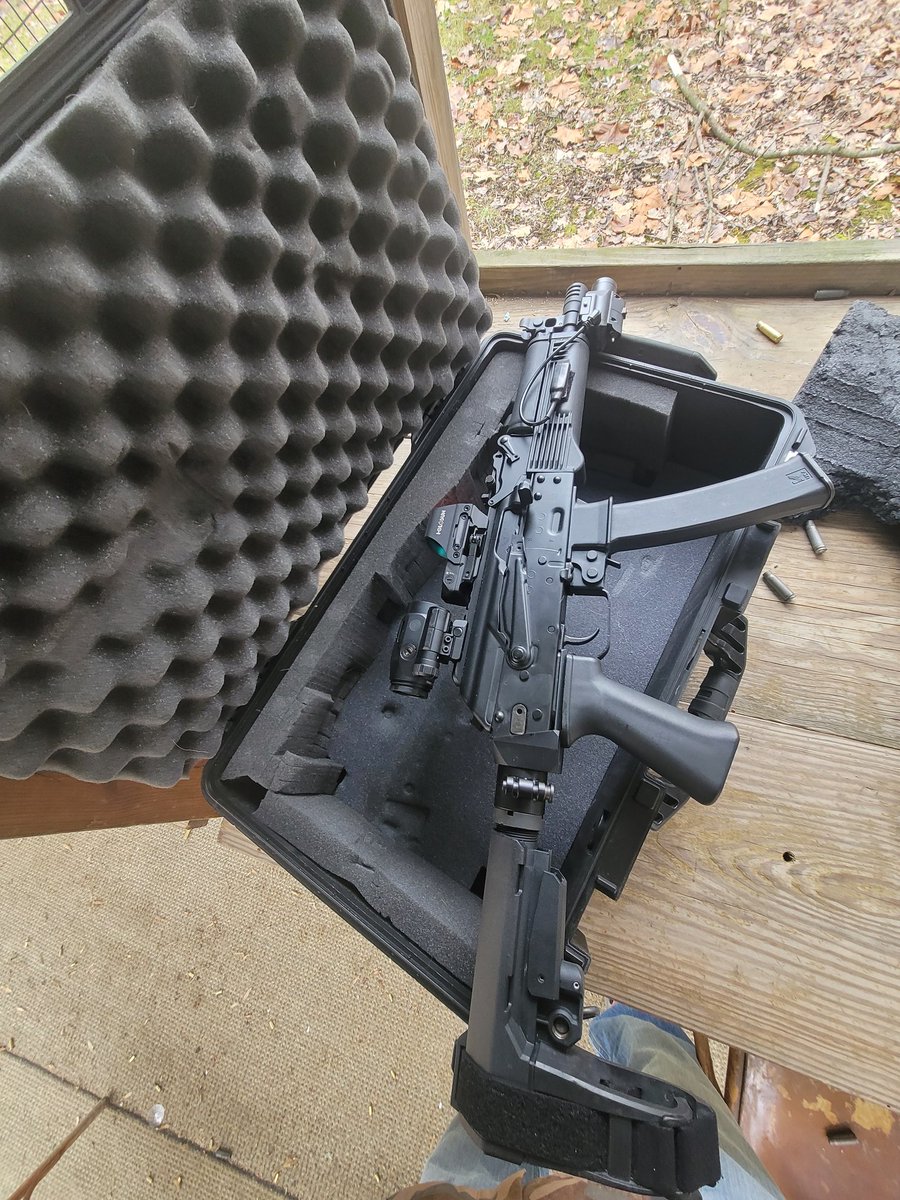 edc76239's tweet image. My baby runs like butter @KalashnikovUSA #KP9 #RangeDay #SundayGunday What are you running at the range? Share your range day below.