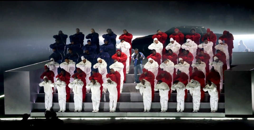 NonHumanMedia1's tweet image. 40 acres and a mule + American imagery

What a message