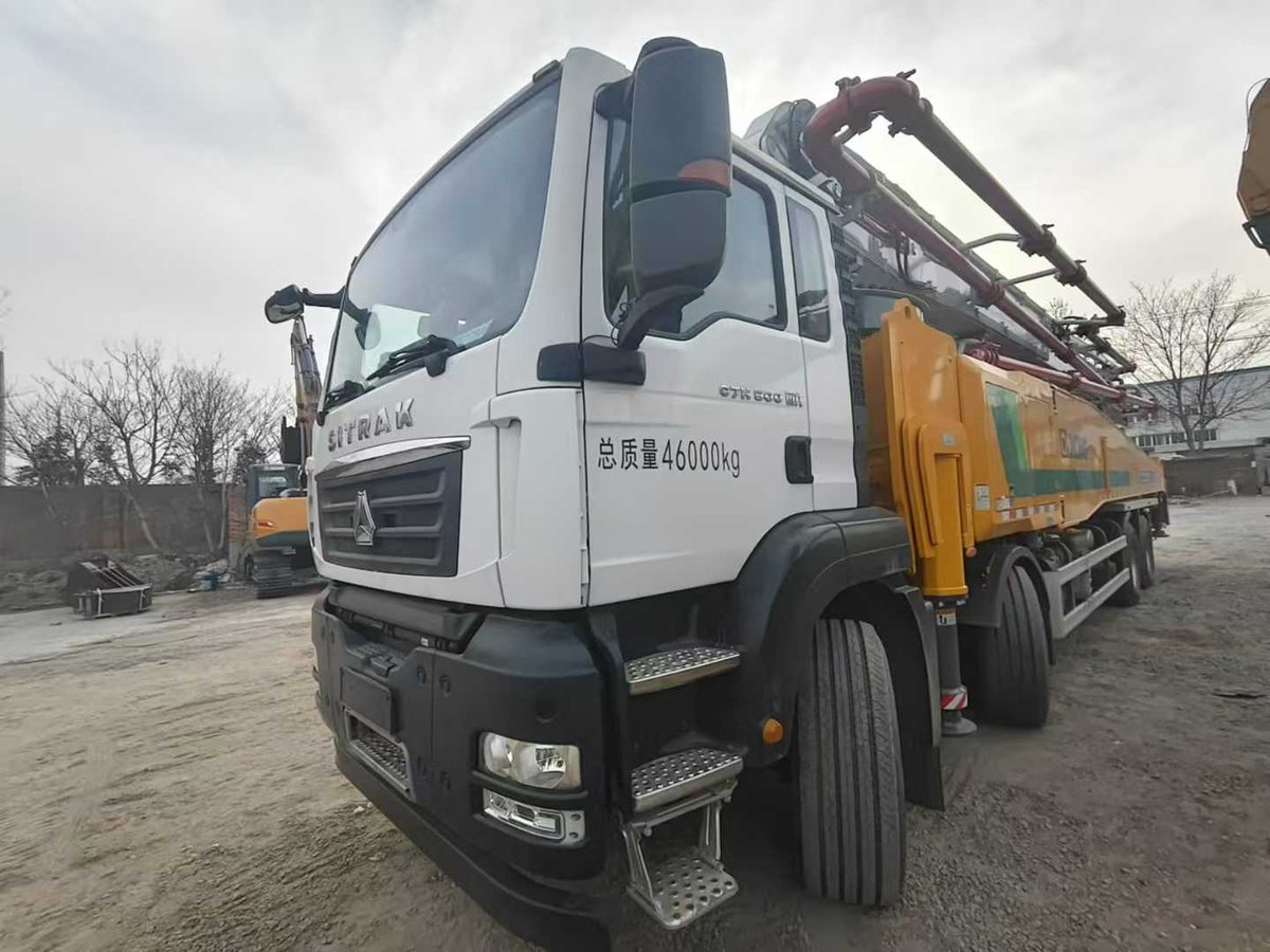 LeenaLi9998's tweet photo. Factories have been shipping construction machinery for export since the Chinese New Year https://t.co/yPxStmEABx