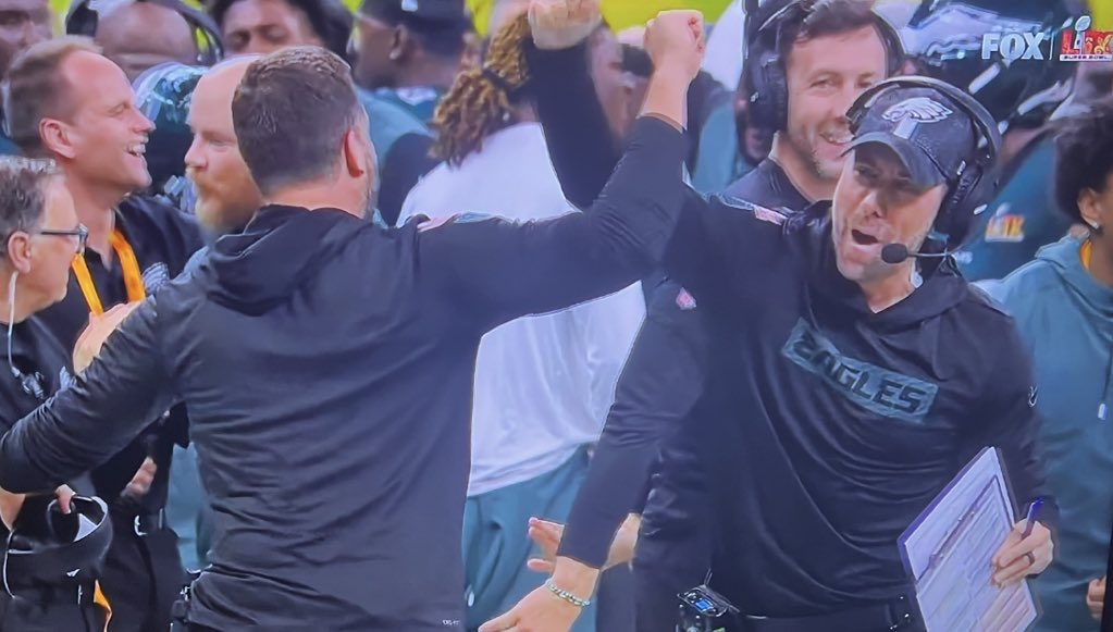 They look like Goose and Maverick playing volleyball …