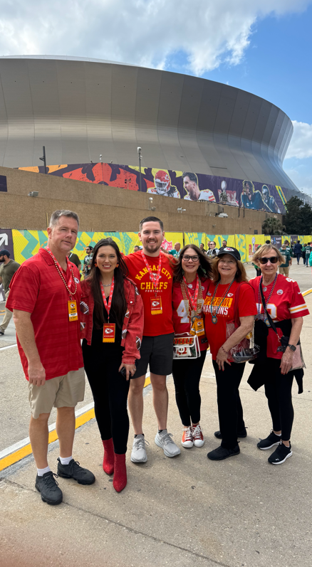 MarinaSilva_TV's tweet photo. How cute is this!
Carson Steele's family sent me this from NOLA as they cheer him on tonight!!!
Hoosiers are rooting for you, #42!
@WTHRcom #INDY #CenterGrove #CarsonSteele #SuperBowlLIX https://t.co/RZkCJclB2s