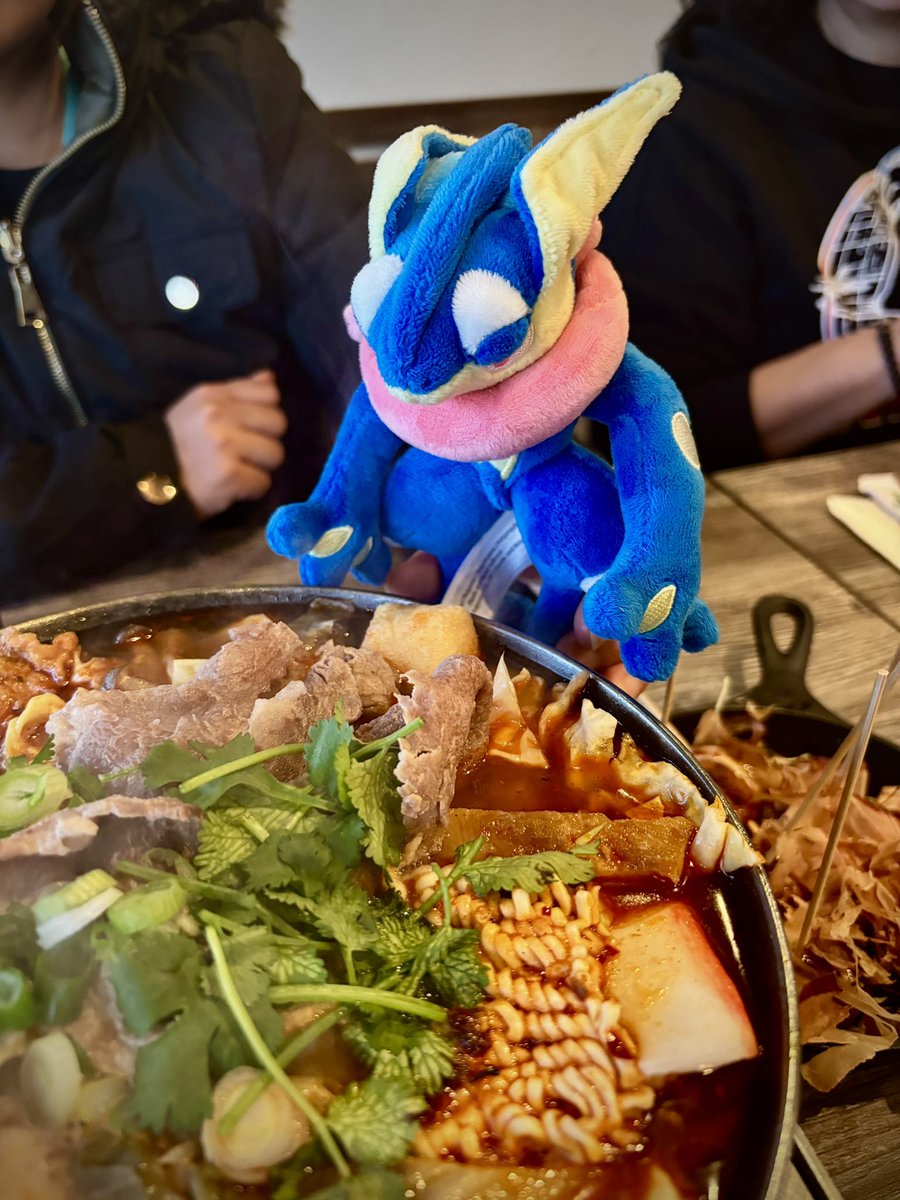 GrenShinobi's tweet photo. Secured Milk Tea!#pokemontcg #pokemon#greninja#nintendo#gamefreak#plush#pokemoncompany#pokemoncommunity#japan#nippon#takoyaki#hotpot#personalblog#milktea#boba#watertype#kalos #ポケモン#ゲッコウガ#日本#photography#pokemoncenter#pokemonxandy#pokemonxy#ashketchum#satoshi#pokemongo https://t.co/Y0exJyouqN
