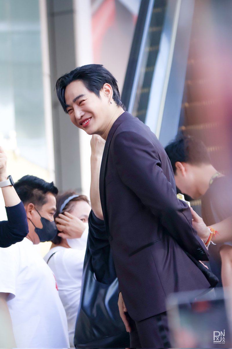 PLXNTogether's tweet photo. ชอบตอนที่พี่เค้ายิ้มๆ ยิ้มจนตาหยี 
น่ารักไปหมด ใจเหลวสุดๆ 🫠🫠🫠

รวมรูปแพรบบ แบบว่าน่าร๊ากกกกก
#PLxNTogetherPT https://t.co/a70wcsxVR7