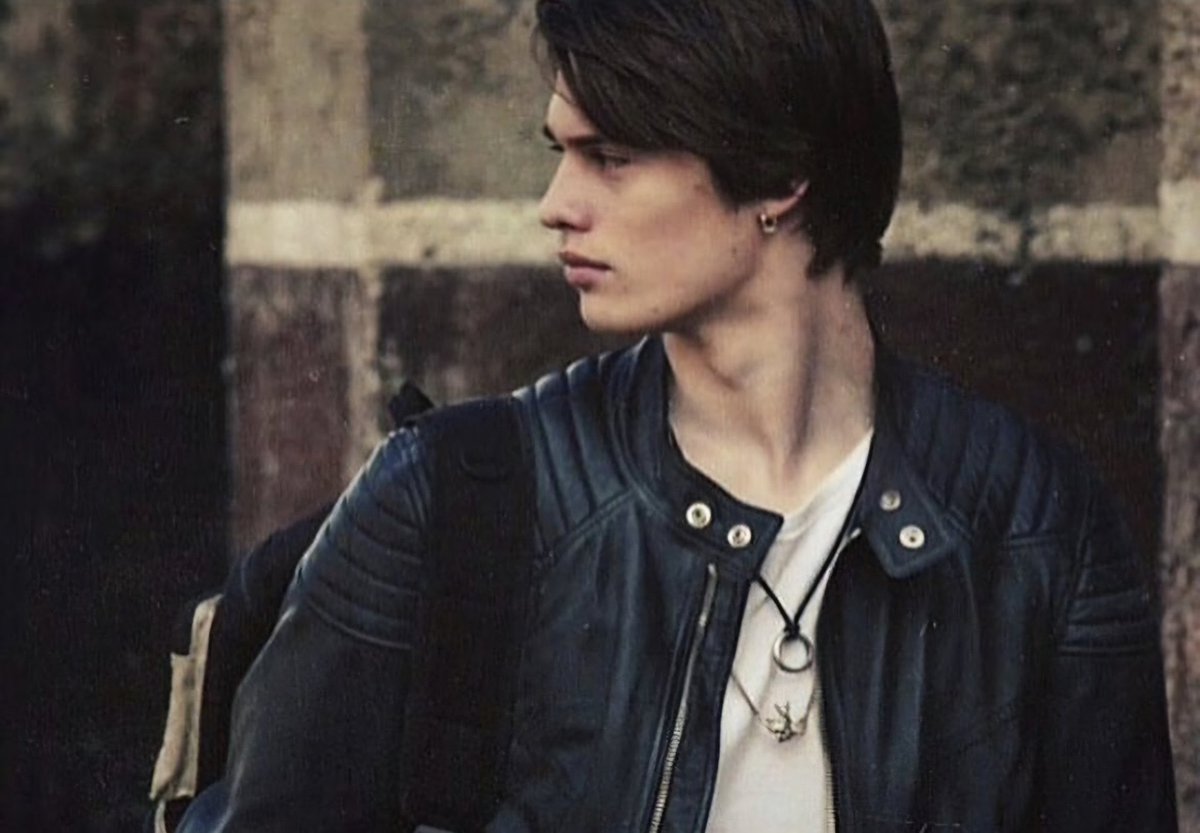 LauraTalmant's tweet image. johnnie blackwell 🥵😮‍💨 #NicholasGalitzine #HighStrung #FreeDance ✨