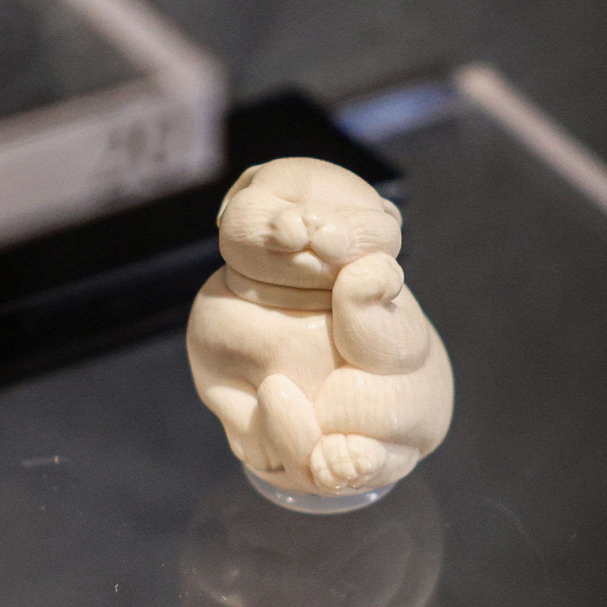 城 根付 白色 二人 武士 極上 和装小物 古美術品 春面 2点まとめ 東京】この龍何センチに見える？細密彫刻「根付」を見るなら東博の展示