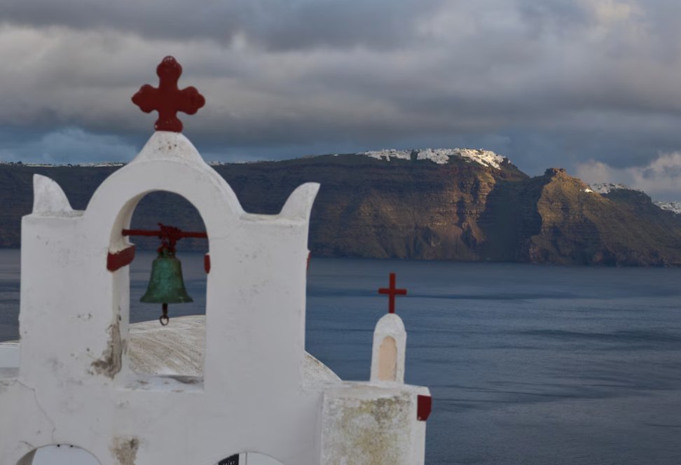 MoazMoaz777's tweet image. WORLDWATCH: An UNPRECEDENTED event is unfolding on the Greek island of Santorini! Over 7,000 people have fled, leaving scientists in AWE. What&apos;s going on? Find out here 👉 [link]

🚨 #BreakingNews | #SantoriniMystery | #ScienceAlert

Stay ahead of the curve - Follow Now and…