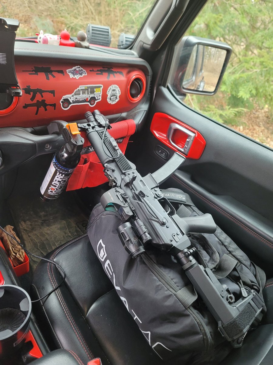 edc76239's tweet image. #sundayfunday #RangeDay @KalashnikovUSA #KP9 #jeepgladiatornation #jeepgladiator