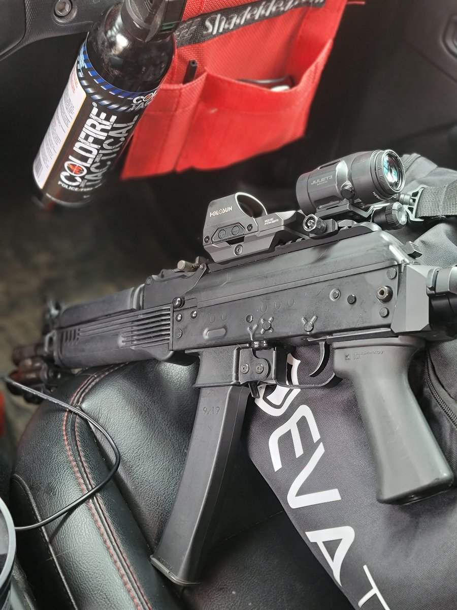 edc76239's tweet image. #RangeDay #SundayGunday @KalashnikovUSA #KP9 #jeepgladiator