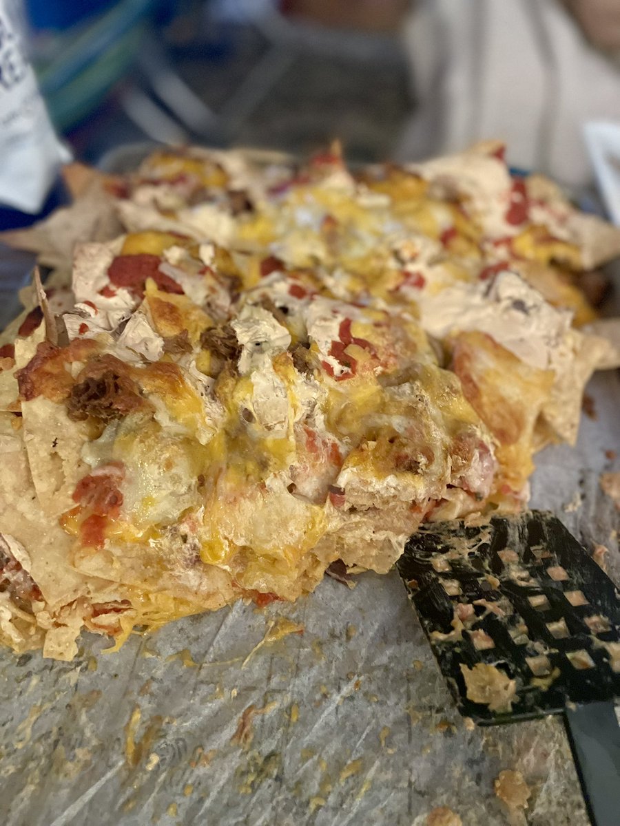 frecklesAPD's tweet photo. @bitseason @drabtshirt @matt_valdez 
Nachos + wings + squares…sorry guys, the best square the kids would let us buy back (at 150%) was 2/2 😂 https://t.co/mLjla9Sx9r