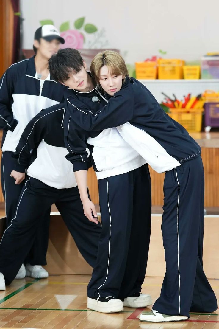 슈아 코어 좋은 거 봐 ㅋㅋ
명호 바로 받쳐주네 ㅋㅋㅜ