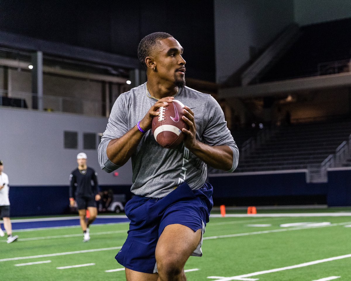 WORLD CHAMP

🎯🏆 <a href="/JalenHurts/">Jalen Hurts</a> 

#SBLIX