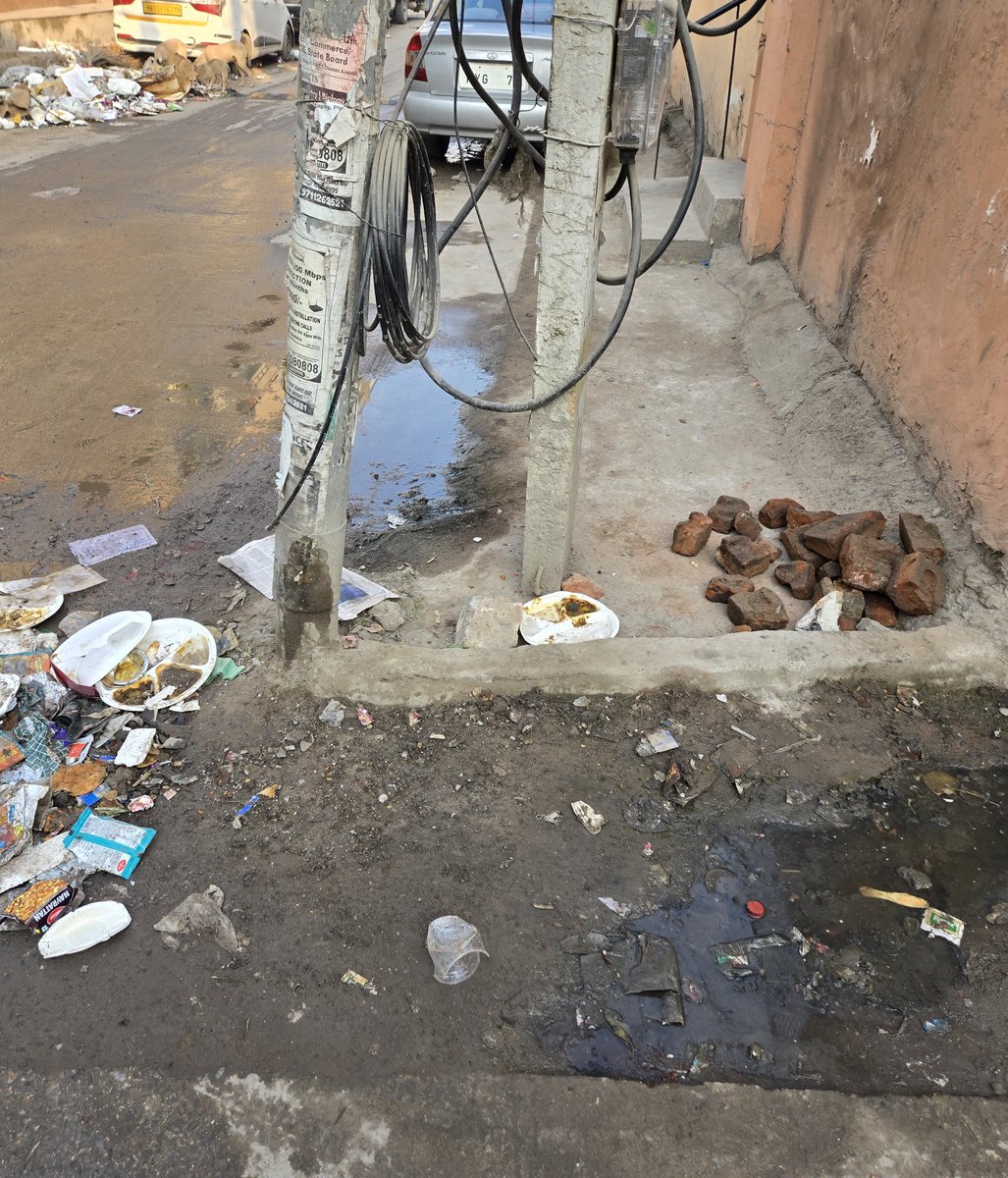 जवाहर नगर, Gurugram का बुरा हाल है ...
कोई सफाई कर्मचारी नहीं आता ...
Road की गंदगी घरों में घुस रही हैं...
Close to prajapati dharamshala